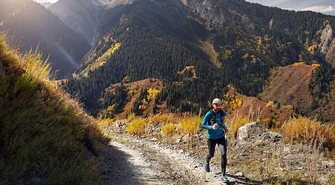 Jakie są zalety biegania w górach?