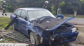 Zasłabł i uderzył w ogrodzenie