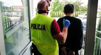 Zabił, a zwłoki ukrył pod stertą ubrań