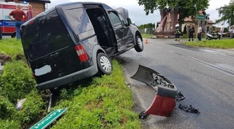 Zderzenie w Komornikach. Jedna osoba w szpitalu