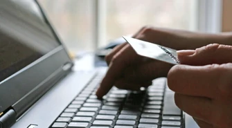 Badanie: ponad połowa Polaków obawia się kradzieży tożsamości