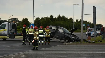 Straciła panowanie nad kierownicą i uderzyła w sygnalizację