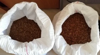 Pili alkohol w miejscu publicznym, wpadli za narkotyki