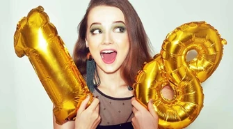 Czym powinien wyróżniać się prezent na 18?