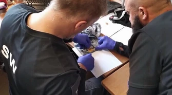 Dopalacze ukryte w... majtkach. Próba przemytu na terenie aresztu w Piotrkowie