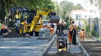 80 miejsc parkingowych przy Broniewskiego. Trwa przebudowa fragmentu ulicy