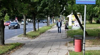 Nowa ścieżka i chodnik na Dmowskiego. Miasto ogłosiło przetarg