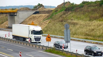 To nadal plac budowy, a gnają na złamanie karku