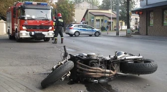 Ul. Roosevelta w Piotrkowie: Wypadek z udziałem motocyklisty
