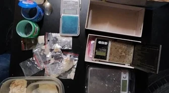 Zatrzymany w Sulejowie 31-latek miał w samochodzie kilka kilogramów narkotyków