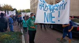 Protest kupców. Blokowali przejścia dla pieszych i wezwali prezydenta do rozmów (VIDEO)