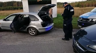 Bez "prawka" przewoził nastoletniego uciekiniera