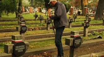 Uporządkowali Cmentarz Wojenny przy Partyzantów w Piotrkowie