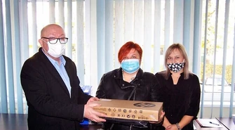 Komputery przekazane rodzinom zastępczym