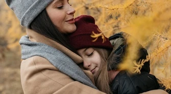 Personalizowane prezenty dla mamy to nie tylko fartuch. Wybieramy najciekawsze pomysły