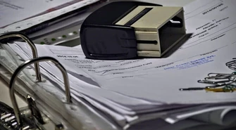 Wyłudził 180 tys. zł, podrabiając faktury