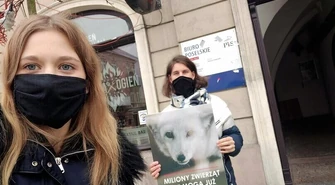 Aktywis&#769;ci również w Piotrkowie przypominaja&#808; o &#8222;pia&#808;tce dla zwierza&#808;t&#8221;