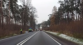 Radiowóz w rowie na DK 74