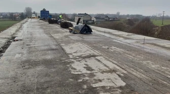 Remont wiaduktu w Siomkach. Prace na półmetku