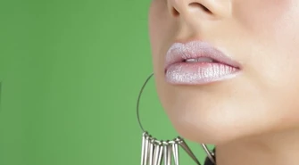 Kolczyki ze stali chirurgicznej - czy to dobry pomysł na prezent?