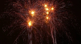 Jak dotrzymać noworocznych postanowień? Wróżka online pomoże dobrze wejść w 2021 r.