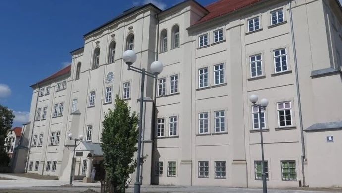 Ranking liceów ogólnokształcących 2021. „Chrobry” w górę