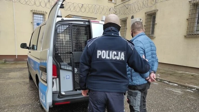 Pracownicy magazynu kradli towar. Wpadli na gorącym uczynku.