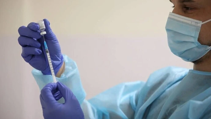 W Polsce ponad 523 tys. osób zaszczepiono drugą dawką; ruszają szczepienia nauczycieli