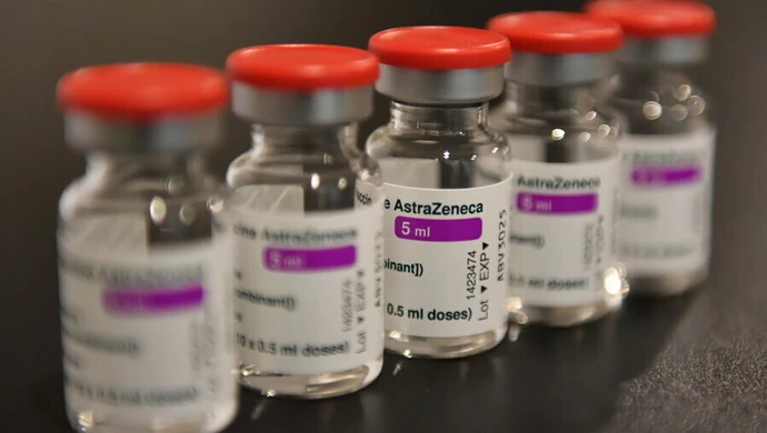 Szczepionka od firmy AstraZeneca może być stosowana u osób w wieku 18-65 lat