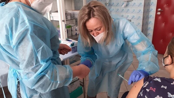 W Piotrkowie szczepią nauczycieli