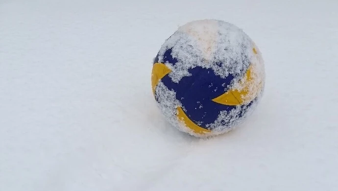 Zawody w siatkówkę na śniegu w Piotrkowie