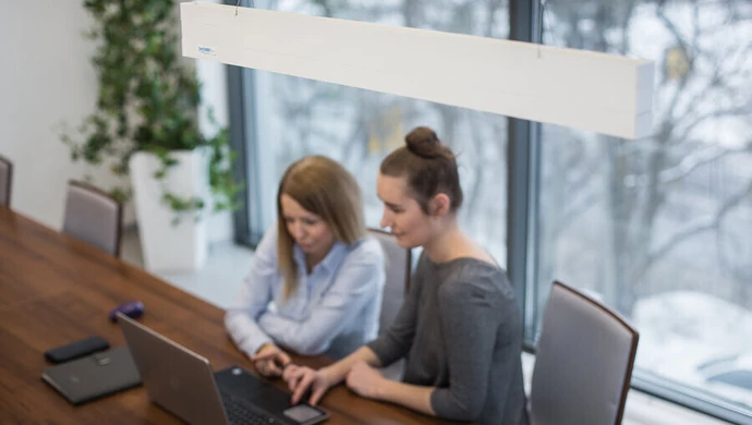 CommLED wprowadza na rynek innowacyjne urządzenie w technologii UVC LED do zwalczania wirusów i bakterii