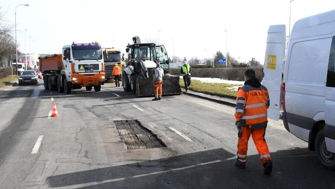 Zima nie oszczędziła piotrkowskich dróg