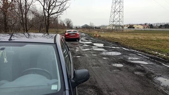 Na Wiatracznej, Gęsiej i Brzeźnickiej roi się od dziur