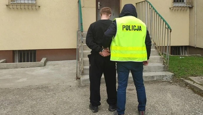 30-latek z narkotykami wpadł w ręce policjantów