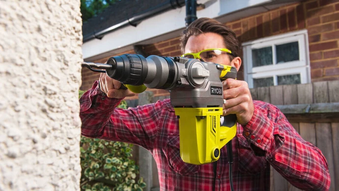 Młot kujący czy młotowiertarka?