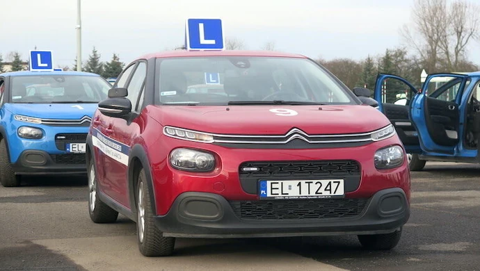 Bije rekord w setkach. Czy nadaje się na kierowcę?