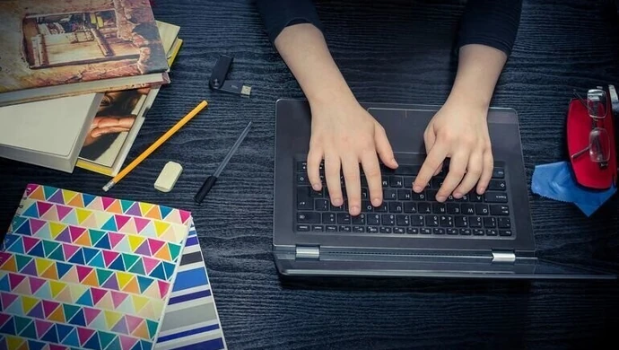 Covidowy prymus. Na zdalnym nauczaniu łatwiej o lepszą ocenę?