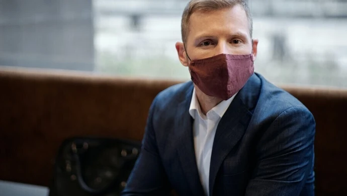 COVID-19: Więcej nowych ozdrowieńców niż zakażonych