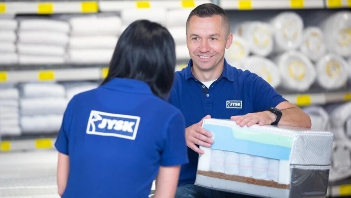 Praca w JYSK w sklepie. Jakie obowiązki i wymagania - opinie