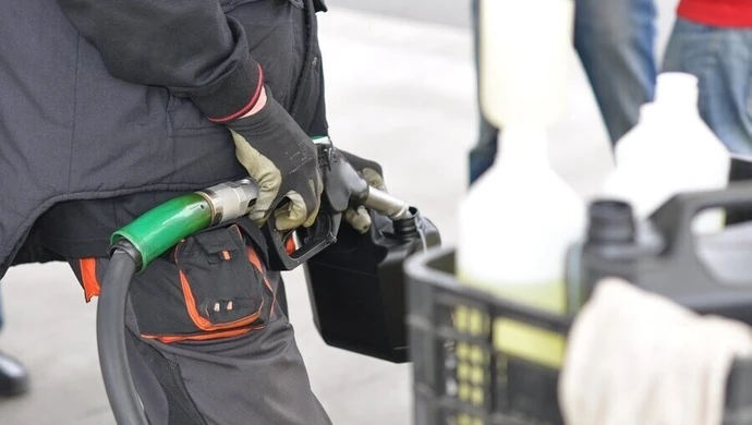 Pijany ukradł paliwo ze stacji