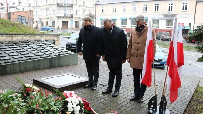 Samorządowcy uczcili pamięć ofiar zbrodni katyńskiej
