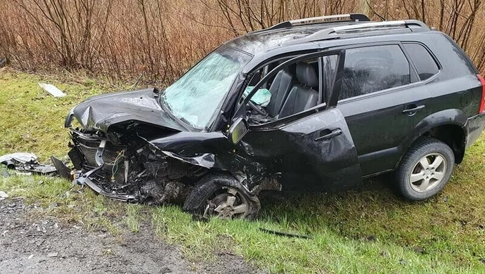 Czołowe zderzenie w Jaksonku. Dwie osoby ranne