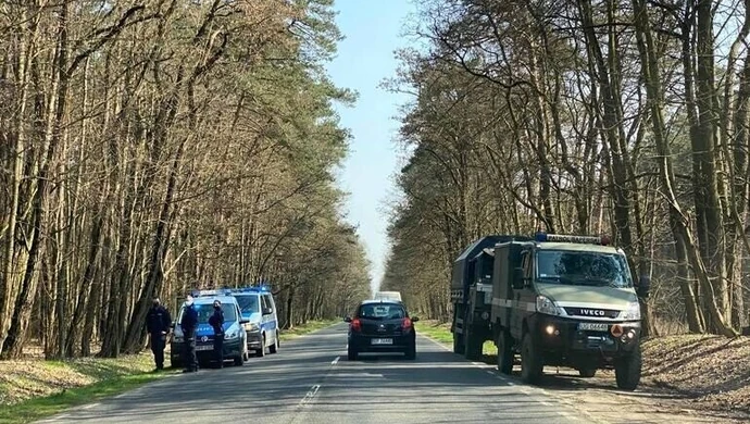 Bomba lotnicza i dwa pociski w Lesie Wolborskim
