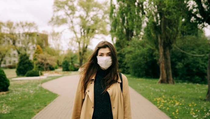 COVID-19: Dwa razy mniej zakażonych niż ozdrowieńców