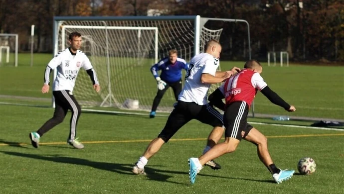 Piłkarze-amatorzy wrócili na boisko