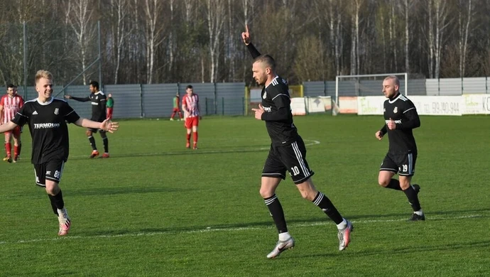 Polonia wygrywa z Ceramiką Opoczno