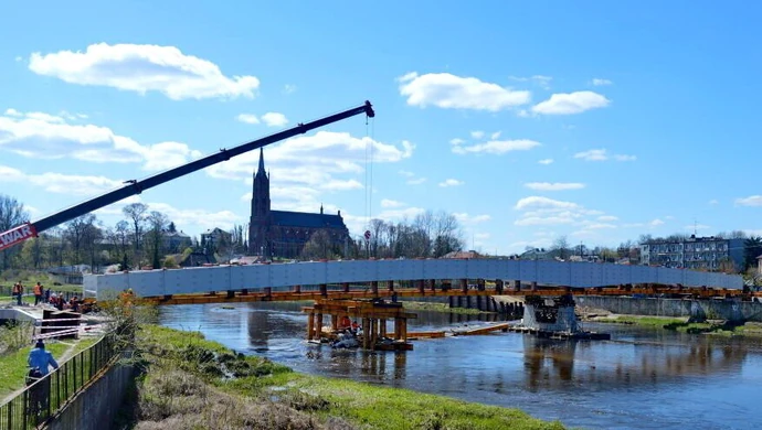 Kładka połączyła brzegi Pilicy!