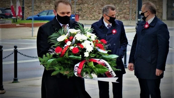 Poseł Lorek apeluje do posłów ziemi piotrkowskiej o głosowanie za Krajowym Planem Odbudowy