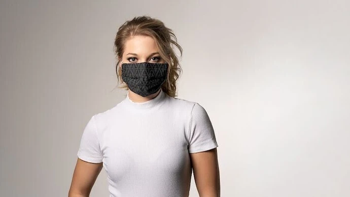 COVID-19: Więcej zakażonych niż ozdrowieńców